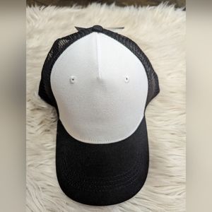 NWT Cricut Trucker Hat Compatible with Infusible Ink